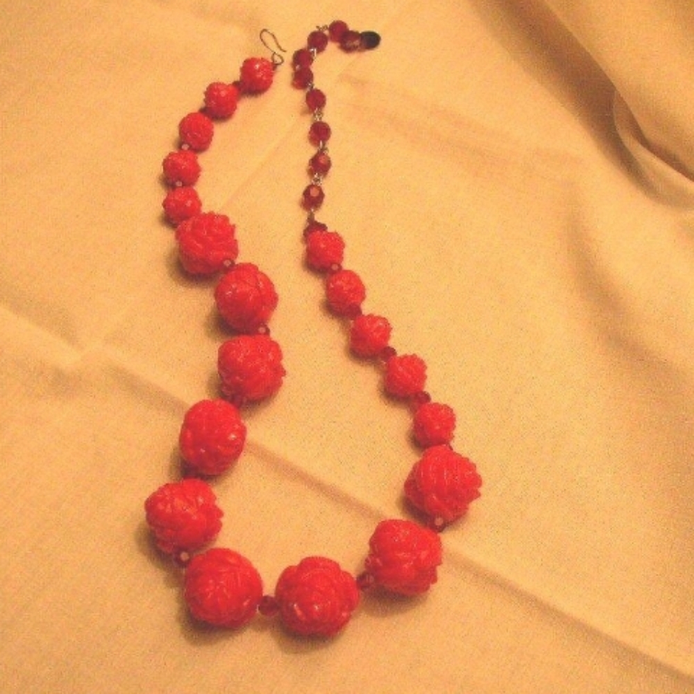 Vintage 90's Tarina Tarantino Red Carved Lucite Rose Necklace Signed